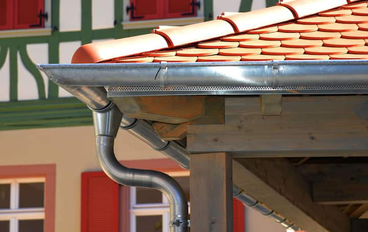 Long lasting steel gutters installation in Sacramento